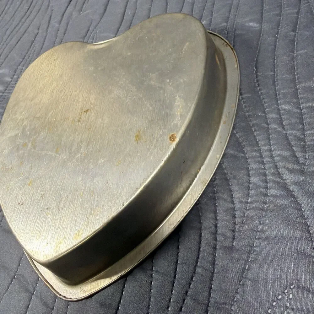 Vintage Bake King Heart Shaped Aluminum Cake Pan 9 Inch Valentine Baking